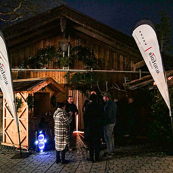 Hütten in der Nacht