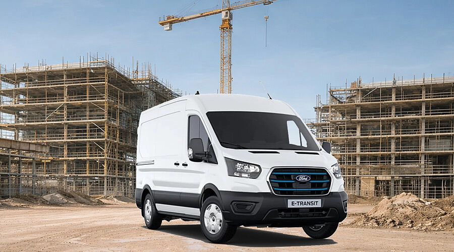 Ford Transit auf Baustelle