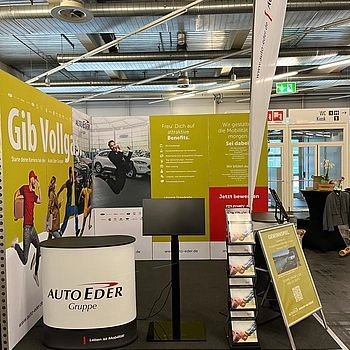 Messestand Perspektive links