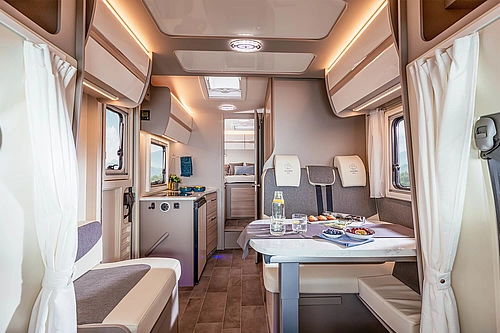 Ahorn Camp T 690 Innenraum