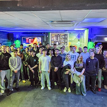 Azubi-Teamfoto der Auto Eder Gruppe