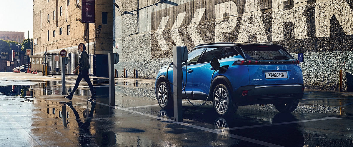 Peugeot 2008 an Ladestation