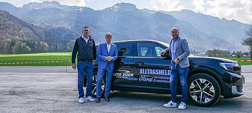 Ford Explorer Übergabe an KIZ Chiemgau