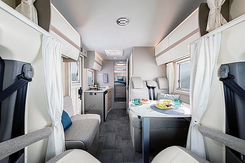 Ahorn Camp 690 Innenraum