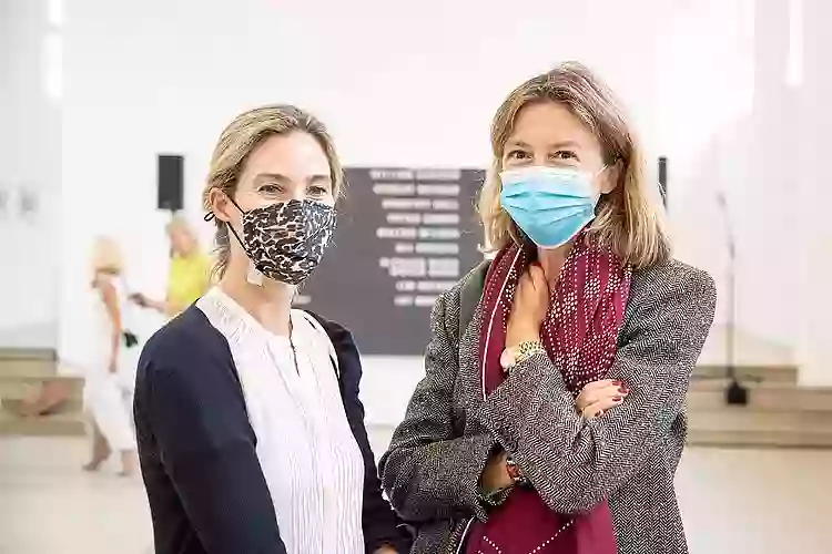 Ladies Art Lunch 2020 Zwei Frauen mit Maske