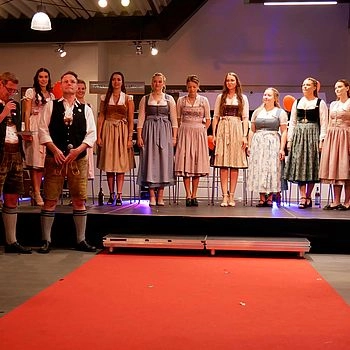 Alle Teilnehmer auf der Bühne 