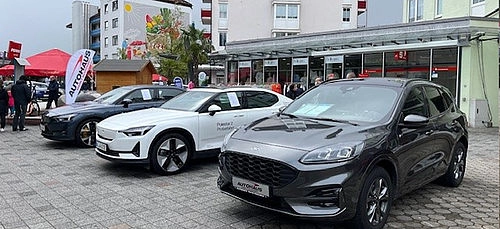 AUTOHAUS MARKT SCHWABEN AUF DER E-AUTOSCHAU IM REZ