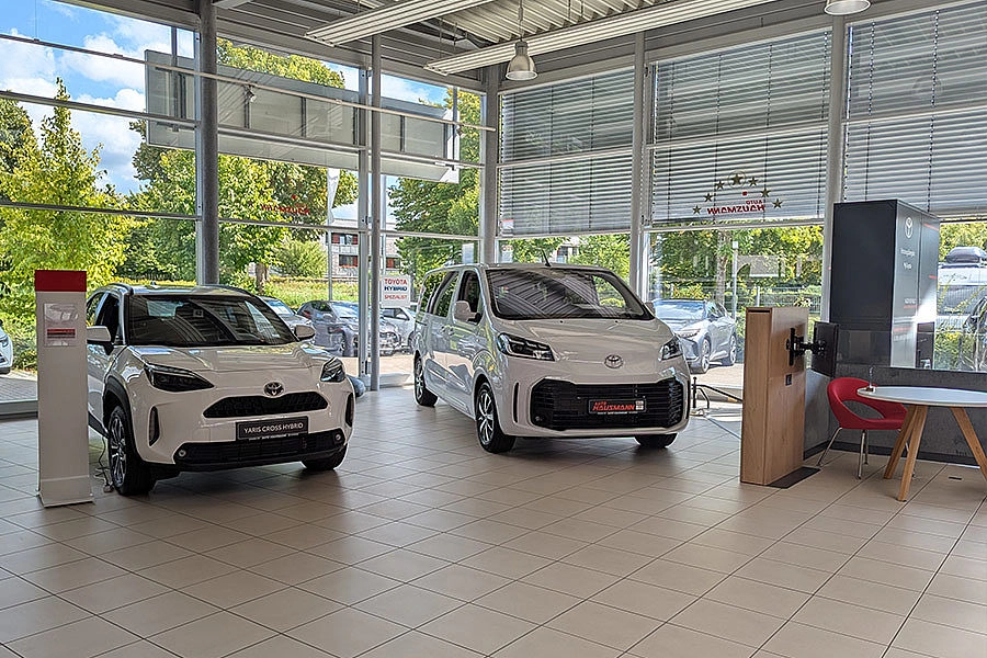 Innenaufnahme Toyota Auto Hausmann Erding
